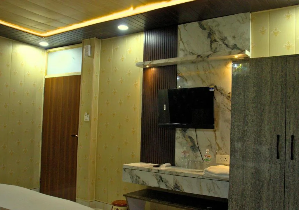 Ganga Riverfront Rooms And Banquet — 4