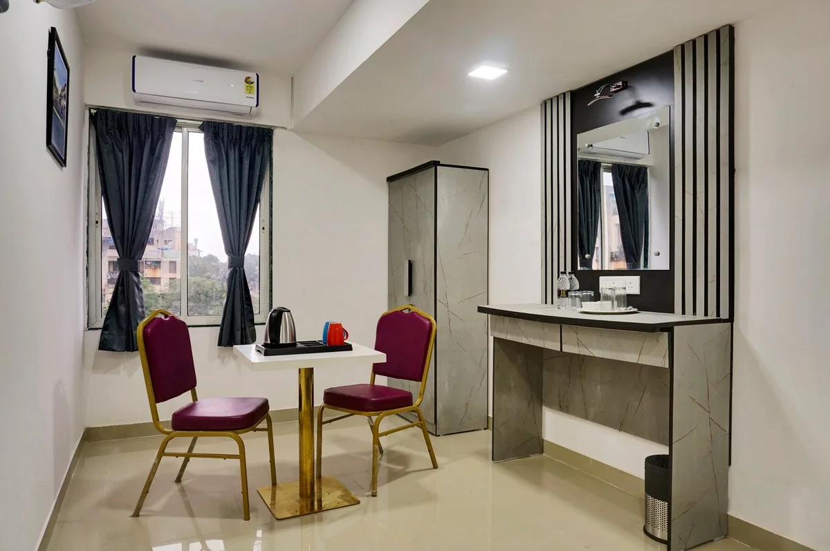 HOTEL ORCHARD PARK — 4