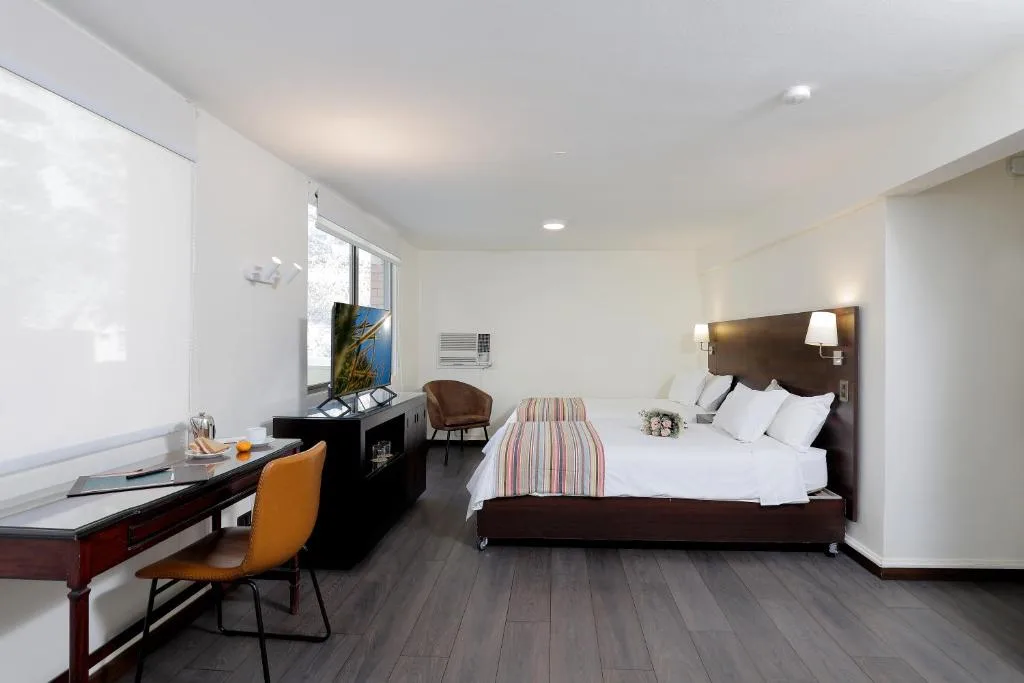 MR Express (ex Hotel Neruda Express) — 3