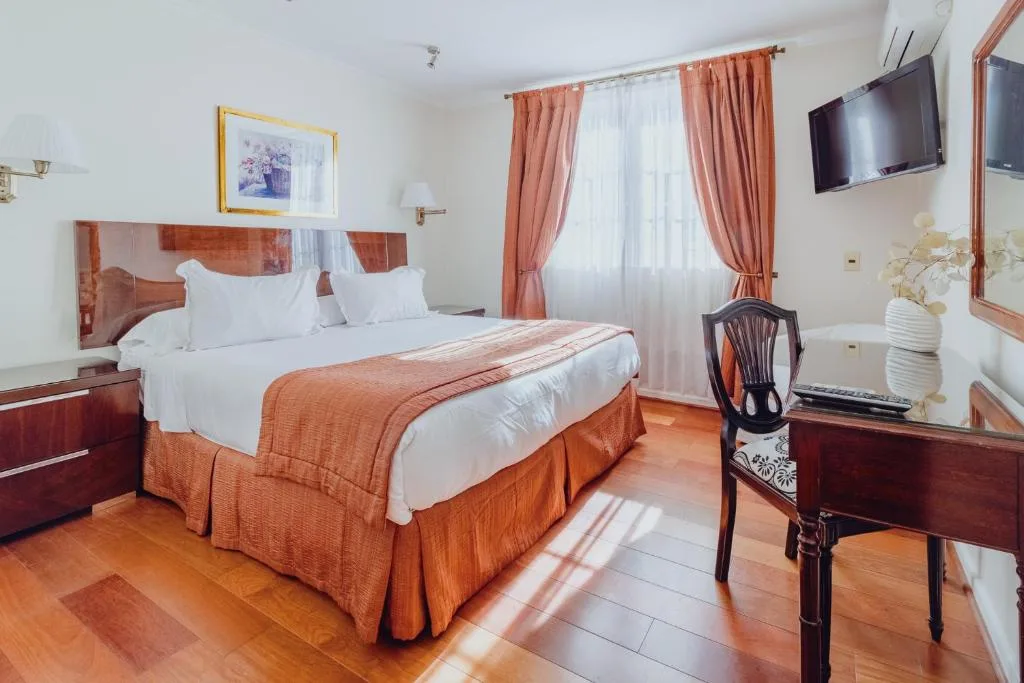 Orly Suites — 3