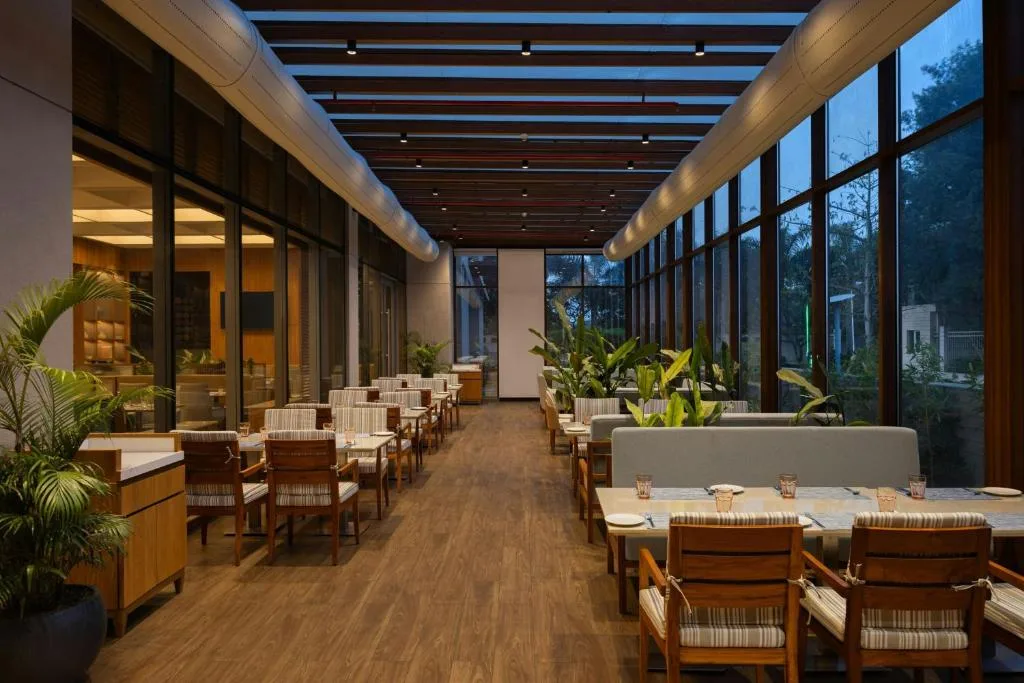 Courtyard by Marriott Surat — 5