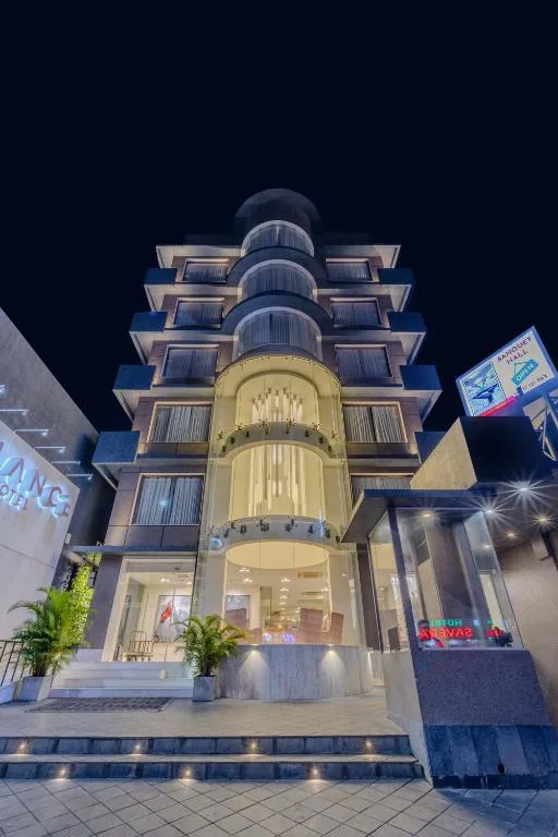 De Glance Hotel, Near Surat Railway Station