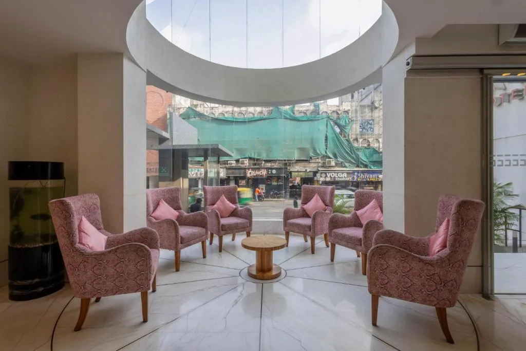 De Glance Hotel, Near Surat Railway Station — 5