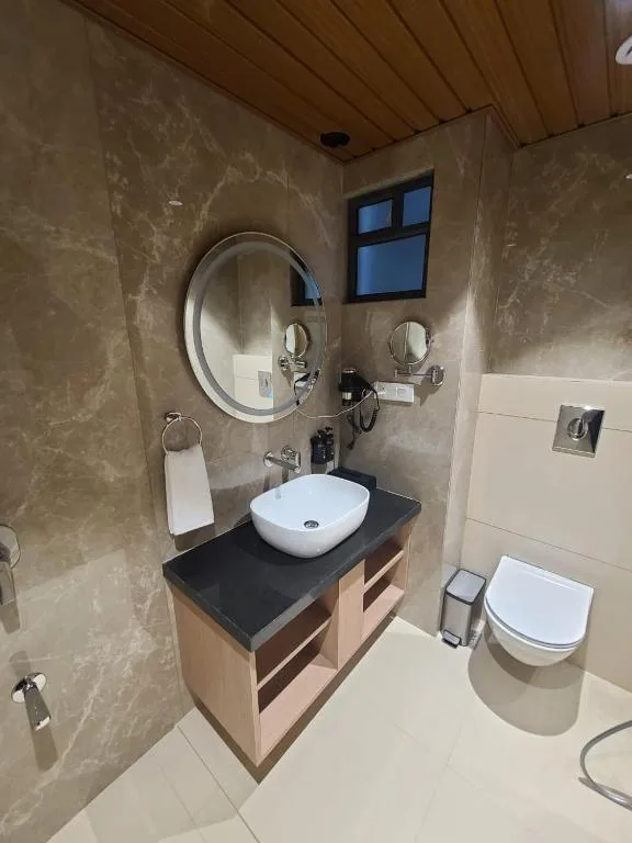 Get Inn - Hotel, VIP Road, Vesu — 3