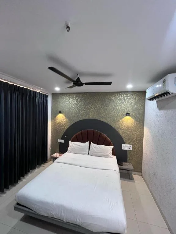 Hotel 7 Square — 2