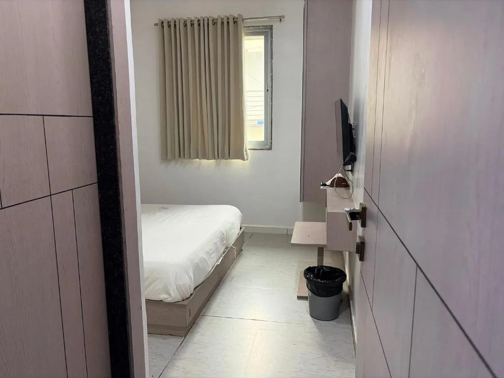 Hotel O Secure 247 Inn — 4