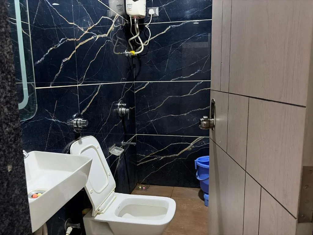 Hotel O Secure 247 Inn — 5