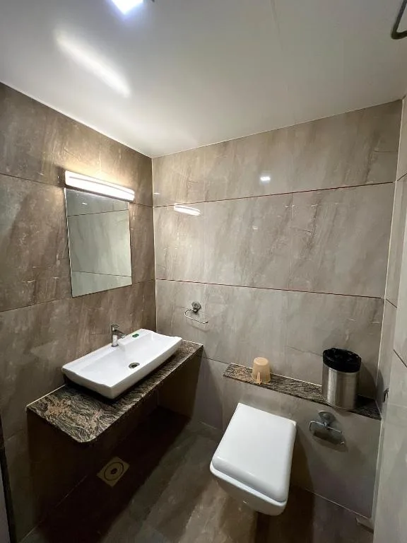 HOTEL REST INN — 2