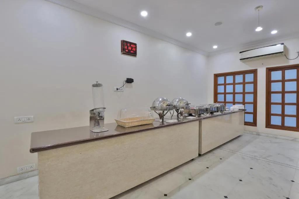 Hotel Sarita - Near Surat Railway Station — 4