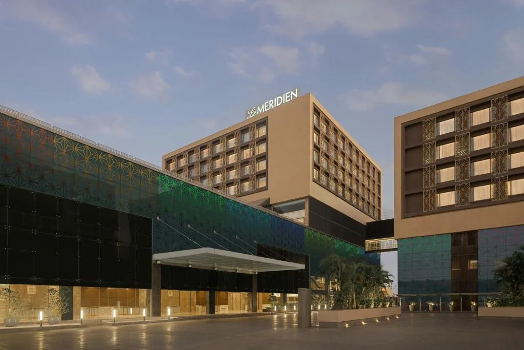Le Meridien, Surat