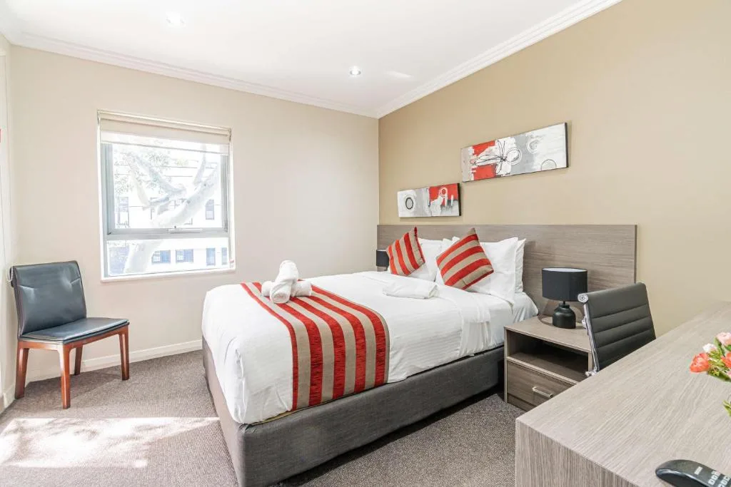 Best Western Plus Camperdown Suites — 3
