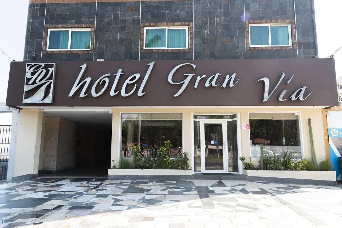 Hotel gran vía — 2