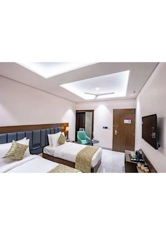 Hotel Raaj Palace - 4-star hotel in Agra, Agra - photo 1