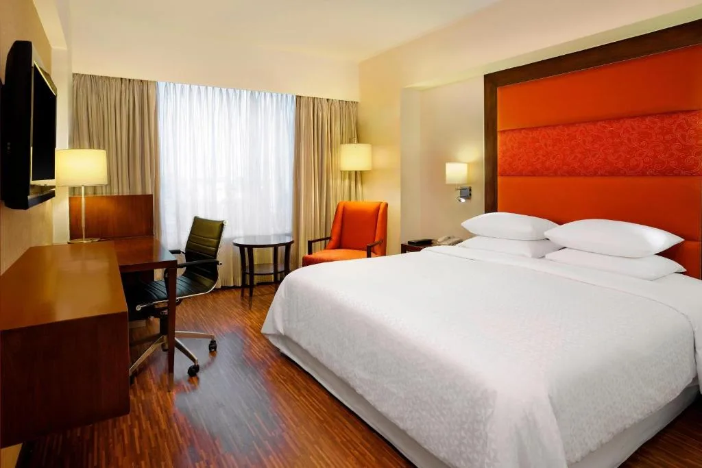 Four Points by Sheraton Ahmedabad - Hotel de 4 estrelas em Ahmedabad, Ahmedabad - photo 1