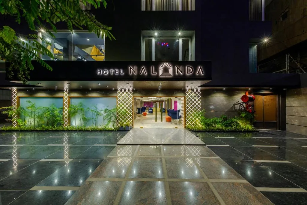 Hotel Nalanda - Hotel de 3 estrelas em Ahmedabad, Ahmedabad - photo 1