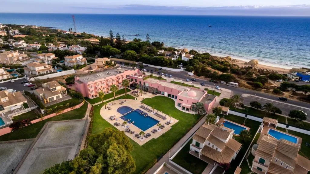 Vila Gale Collection Praia - 4-star hotel in Praia da Galé, Albufeira - photo 1