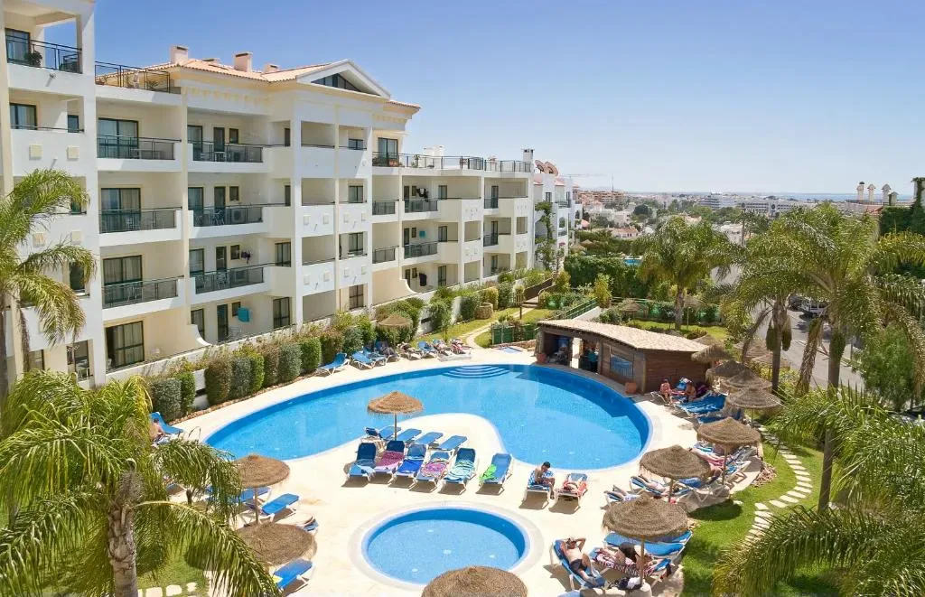 Cerro Mar Atlantico & Cerro Mar Garden - 4-star hotel in Albufeira City Centre, Albufeira - photo 1