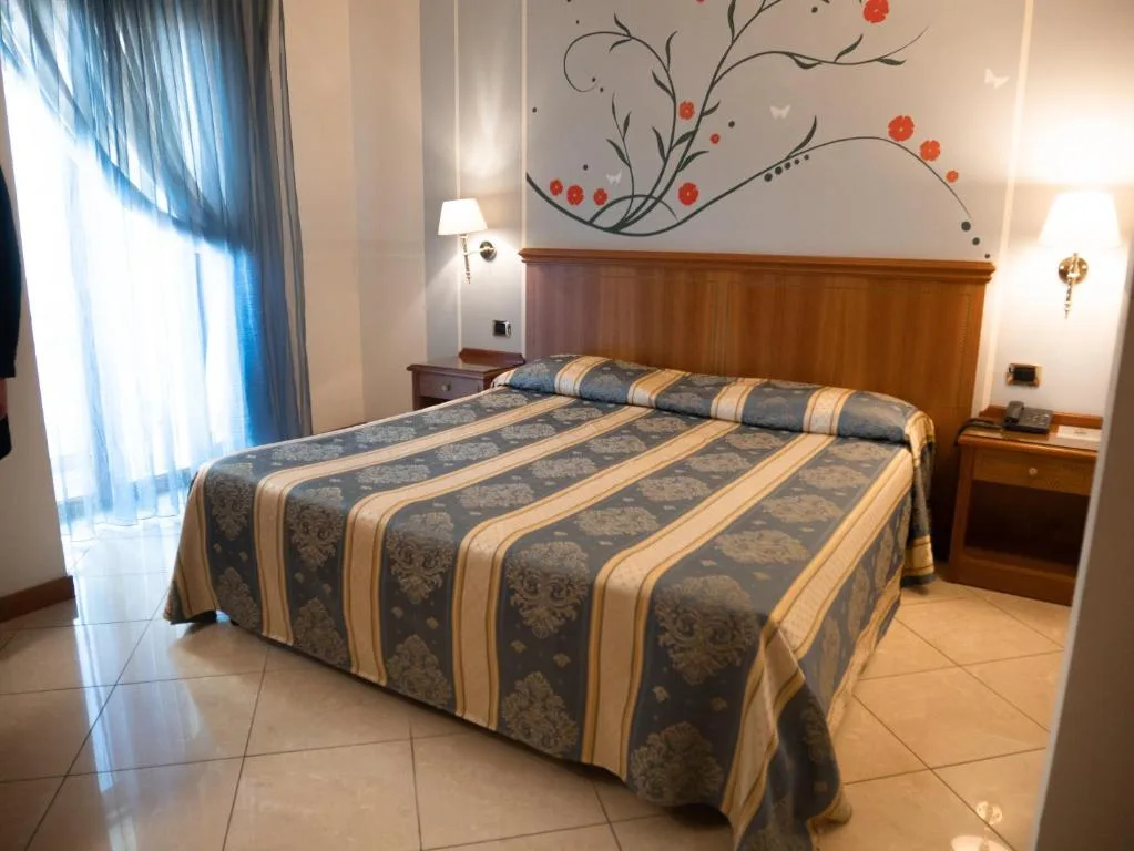 Dipendenza Hotel Londra - Hotel de 3 estrellas en Alessandria, Alessandria - photo 1