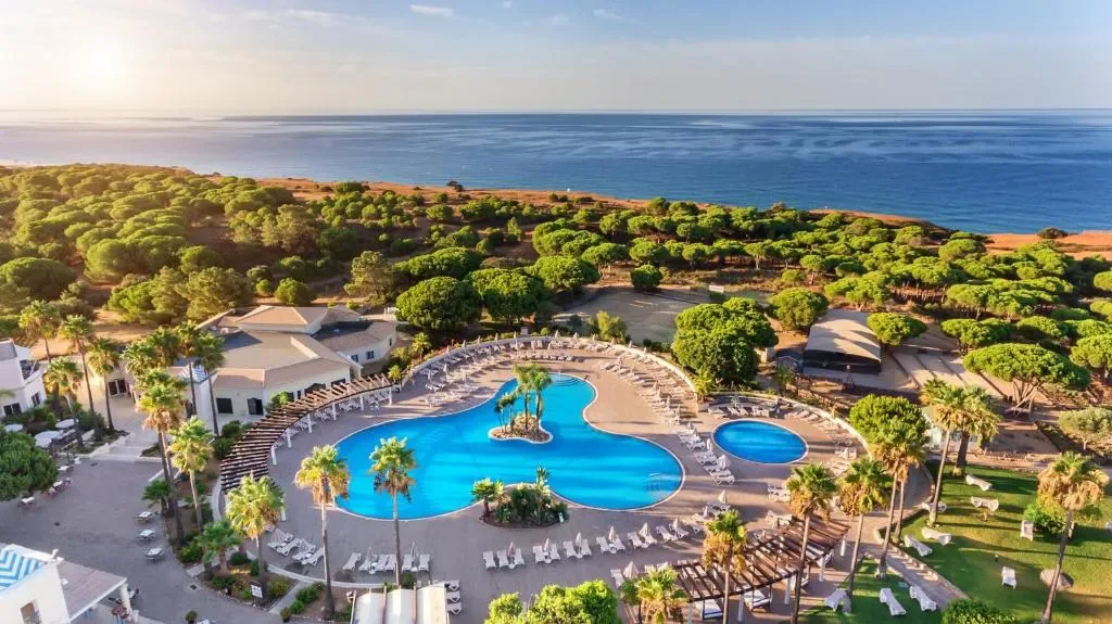 AP Adriana Beach Resort - Hotel de 4 estrelas em Rocha Baixinha - Olhos D'Agua, Algarve - photo 1