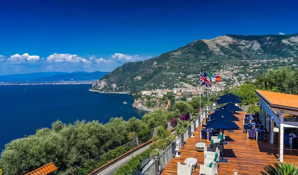 Hotel Torre Barbara - 4-star hotel in Vico Equense, Amalfi Coast - photo 1