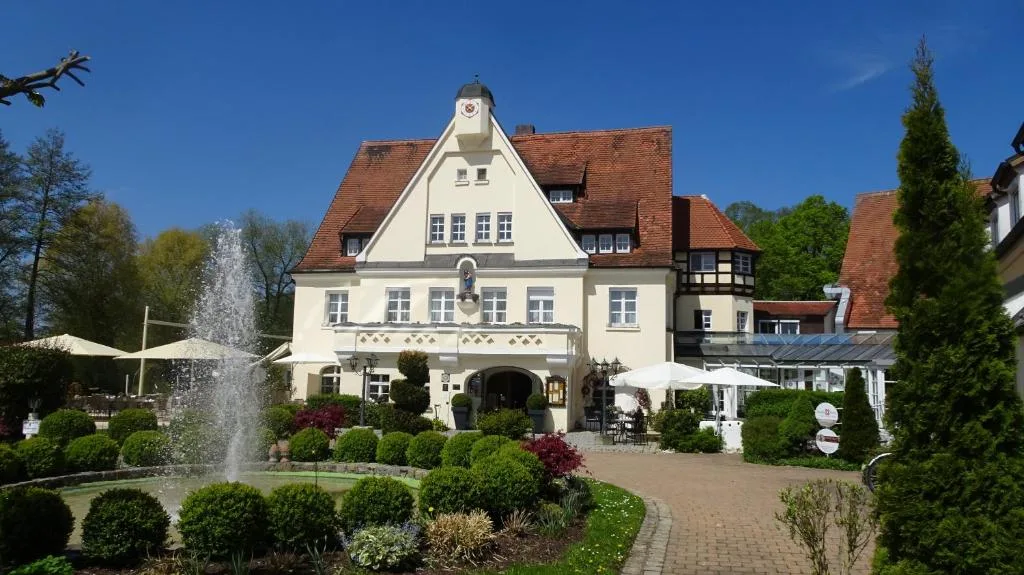 Drahthammer Schlößl - 4-star hotel in Amberg, Amberg - photo 1