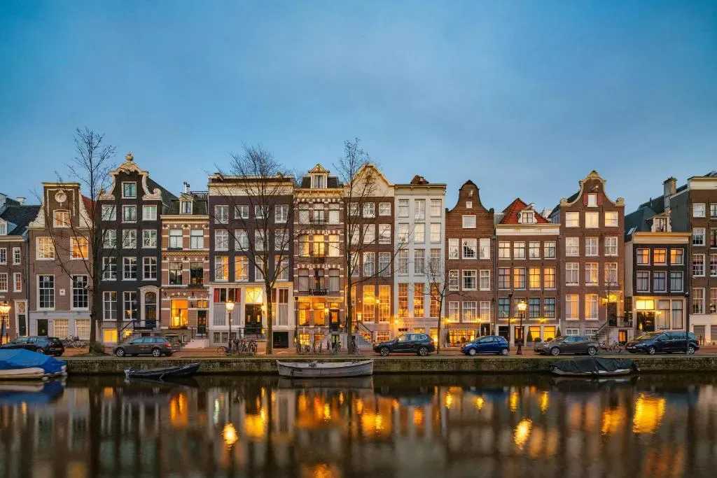 Façade des maisons de canal de l'Ambassade Hotel sur le Herengracht