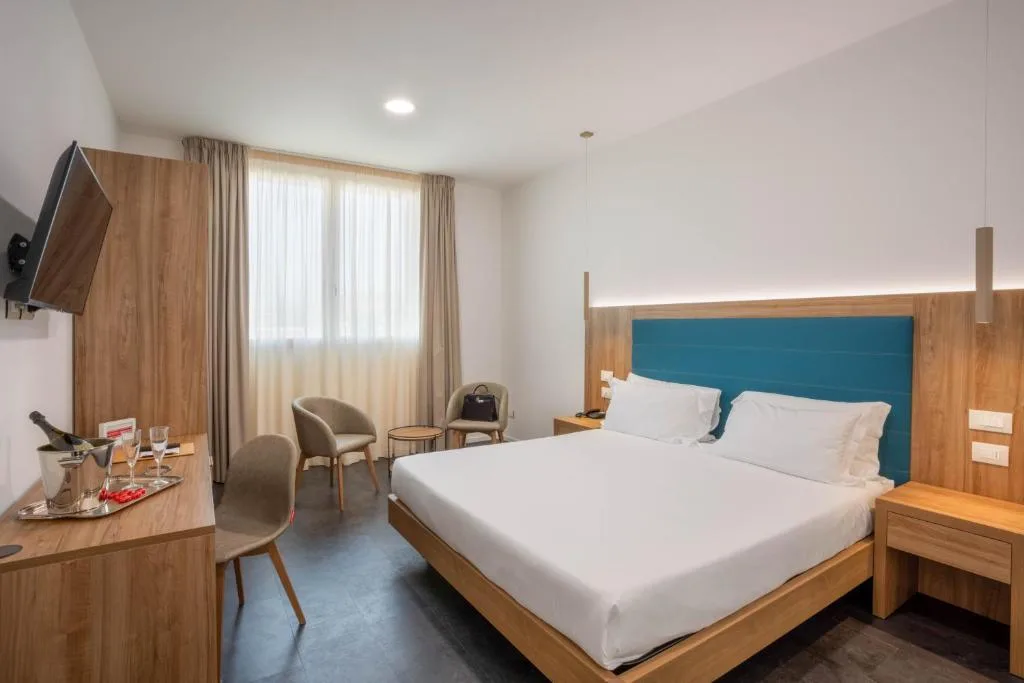 V Hotel - Hôtel 4 étoiles, Ancona, Ancona - photo 1