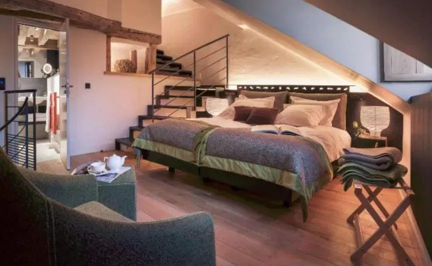 Les Loges Annecy Vieille Ville - 5-star hotel in Old town, Sainte Claire street, Annecy - photo 1