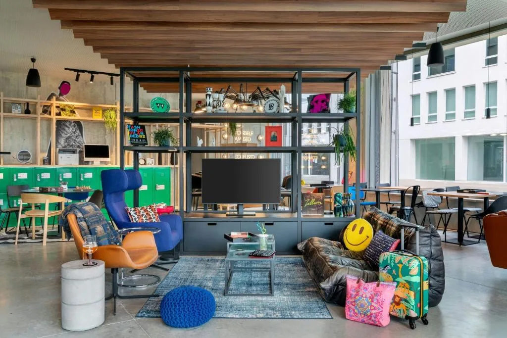 Moxy Antwerp - Hotel de 3 estrellas en Antwerp, Antwerp - photo 1