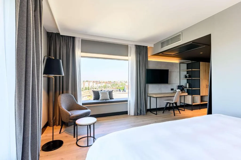 Radisson Hotel Antwerp Berchem - Hotel de 4 estrellas en Antwerp, Antwerp - photo 1