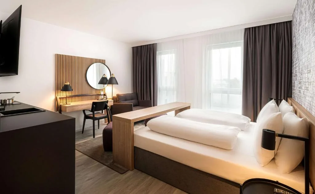elaya hotel augsburg, Trademark by Wyndham - Hotel de 4 estrellas en Augsburg, Augsburg - photo 1