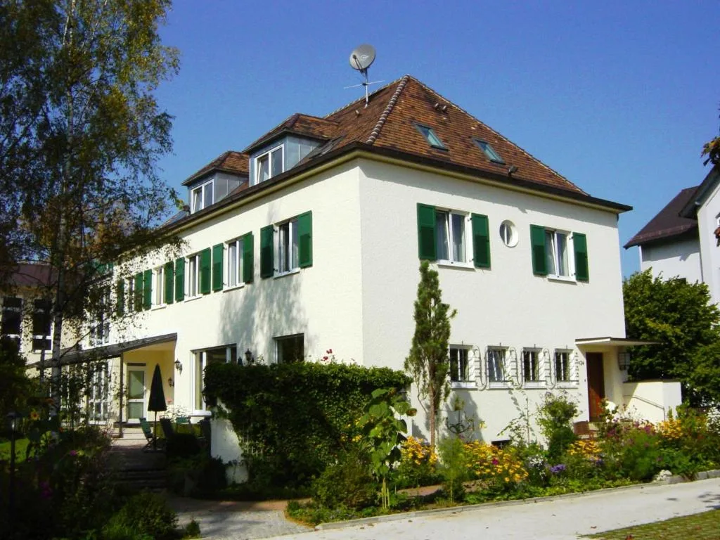 Villa Arborea - Hotel de 3 estrelas em Augsburg, Augsburg - photo 1