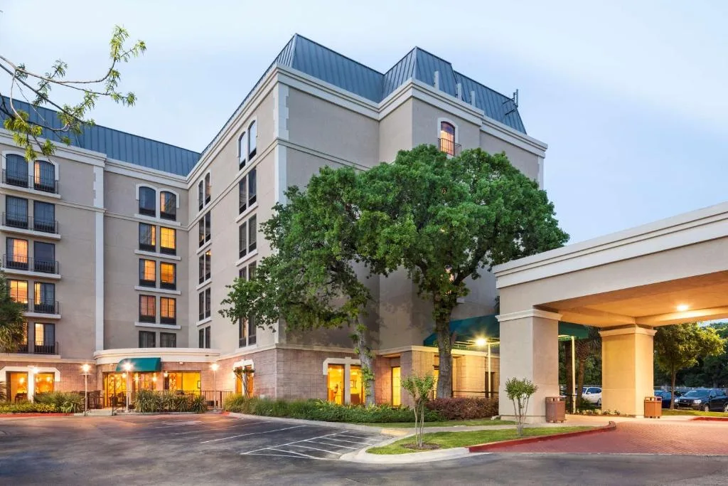 DoubleTree by Hilton Austin-University Area - 3-star hotel in Austin, Austin - photo 1