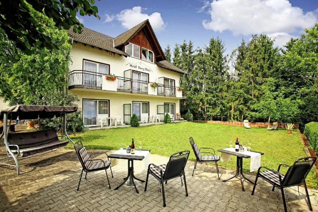 Land-gut-Hotel BurgBlick - 3-star hotel in Bad Kreuznach, Bad Kreuznach - photo 1