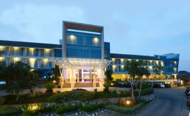 Emersia Hotel and Resort - Hotel de 4 estrellas en Bandar Lampung, Bandar Lampung - photo 1