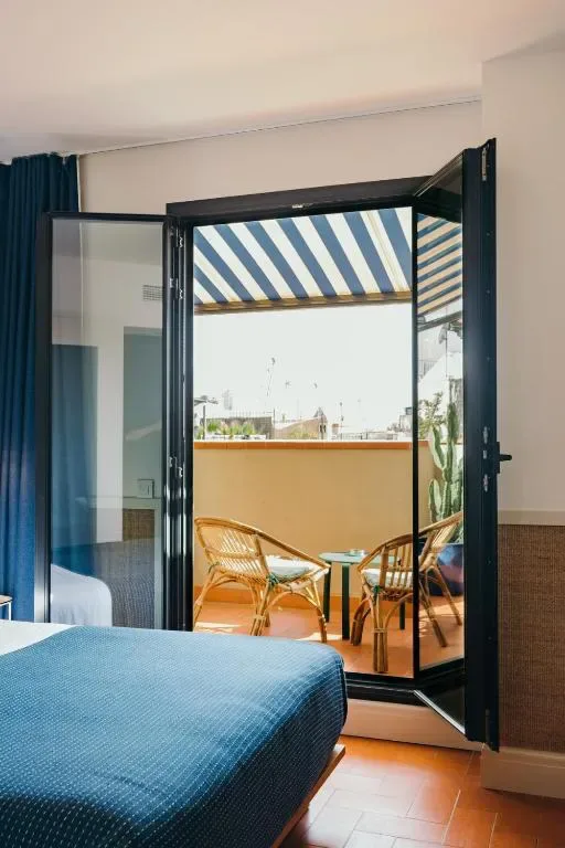 Hotel Casa Bonay facade on Gran Via Barcelona
