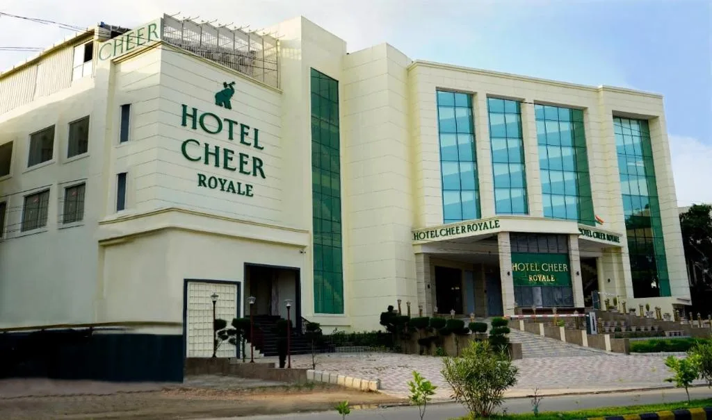 Hotel Cheer Royale - Hotel de 4 estrelas em Bareilly, Bareilly - photo 1