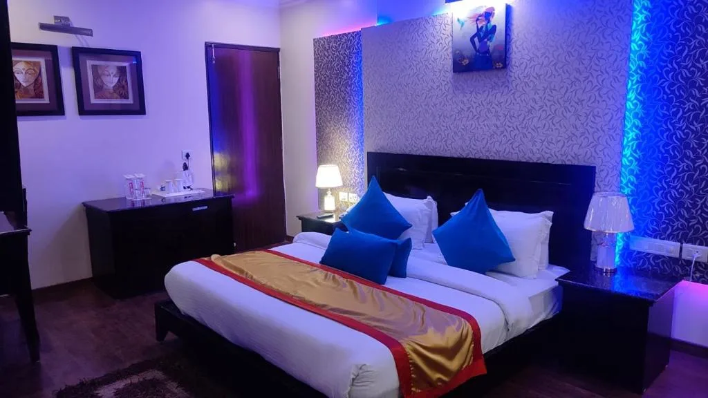 Hotel Comfort Inn Bl - Hotel de 3 estrelas em Bareilly, Bareilly - photo 1