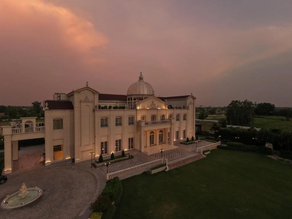 Rajwada Hotel and Resort - Hotel de 4 estrellas en Bareilly, Bareilly - photo 1