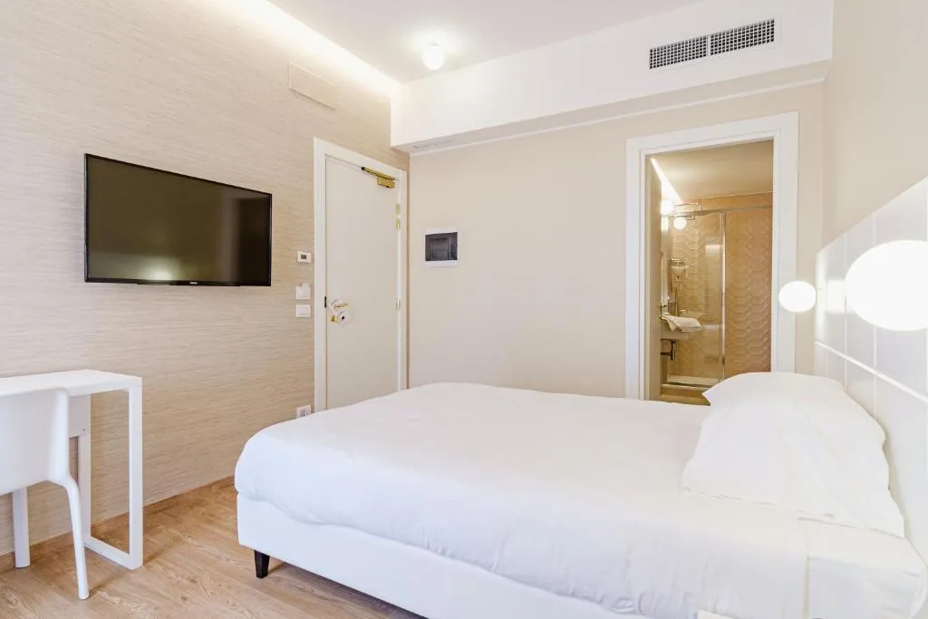 Hotel Boston - Hotel de 4 estrelas em Bari, Bari - photo 1