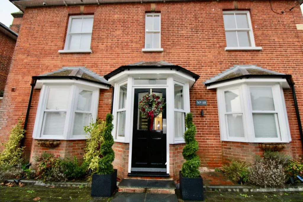 No.10 @ ShortStays Serviced apartments - null-star hotel in Basingstoke, Basingstoke - photo 1