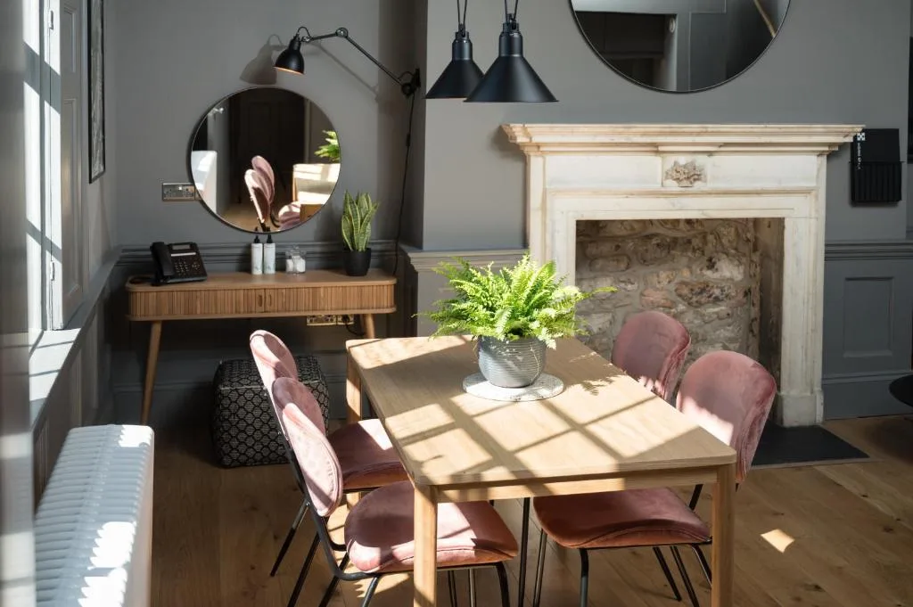 Hiding Space - Trim Street Apartments - Hotel de 4 estrellas en Bath, Bath - photo 1