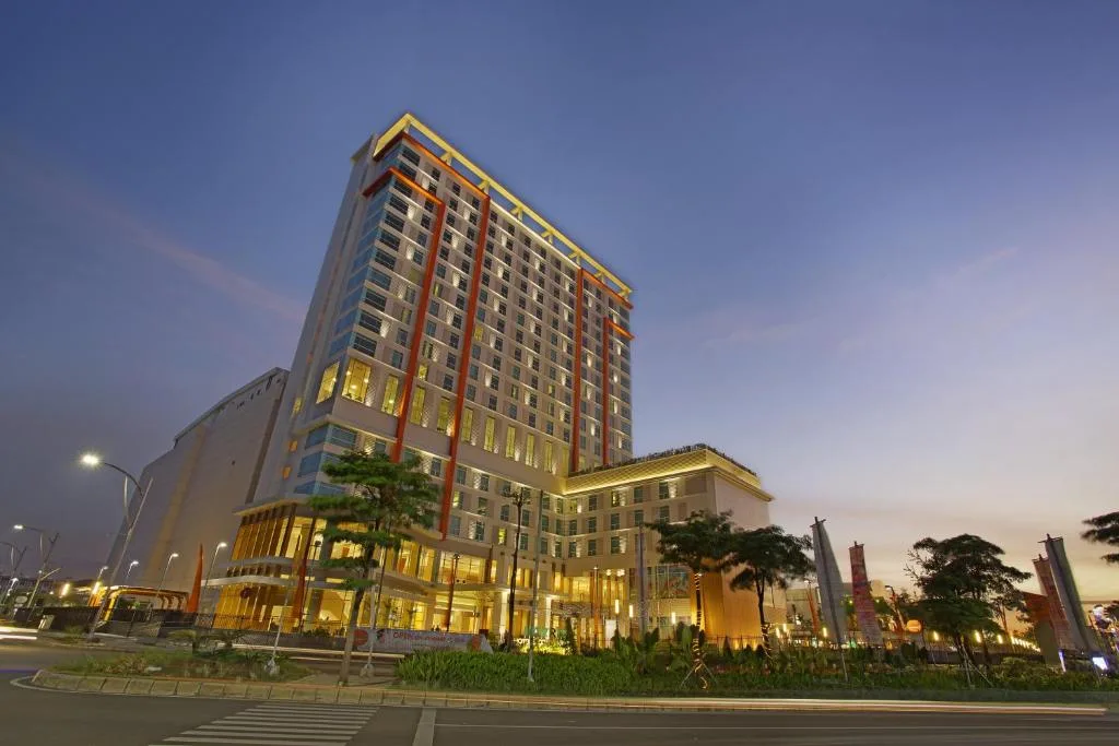 HARRIS Hotel & Conventions Bekasi - Hotel de 4 estrellas en Bekasi, Bekasi - photo 1