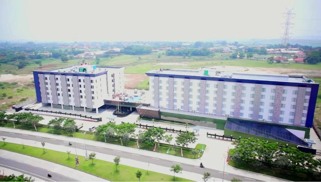 Sakura Park Hotel & Residence - Hotel de 4 estrellas en Bekasi, Bekasi - photo 1
