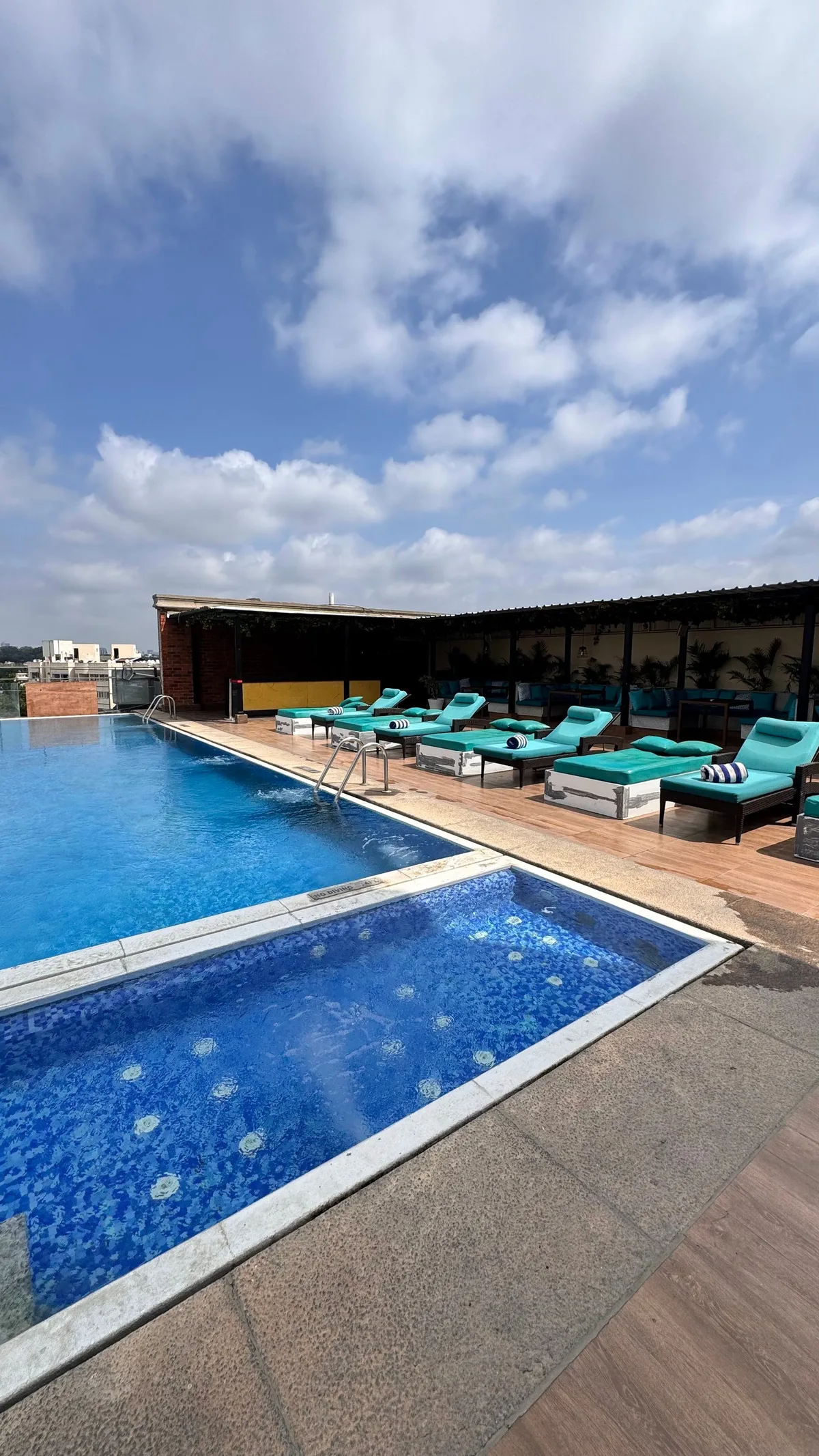 Hotel Royal Orchid - Hotel de 5 estrellas en Bengaluru, Bengaluru - photo 1