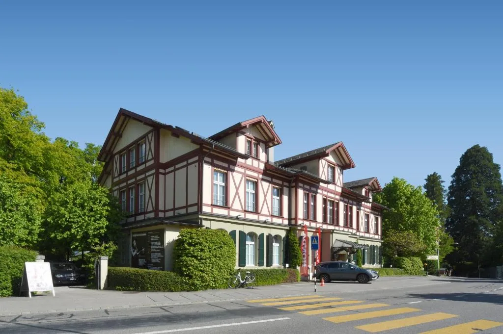 Unique Hotel Innere Enge - Hotel de 4 estrellas en Bern, Bern - photo 1