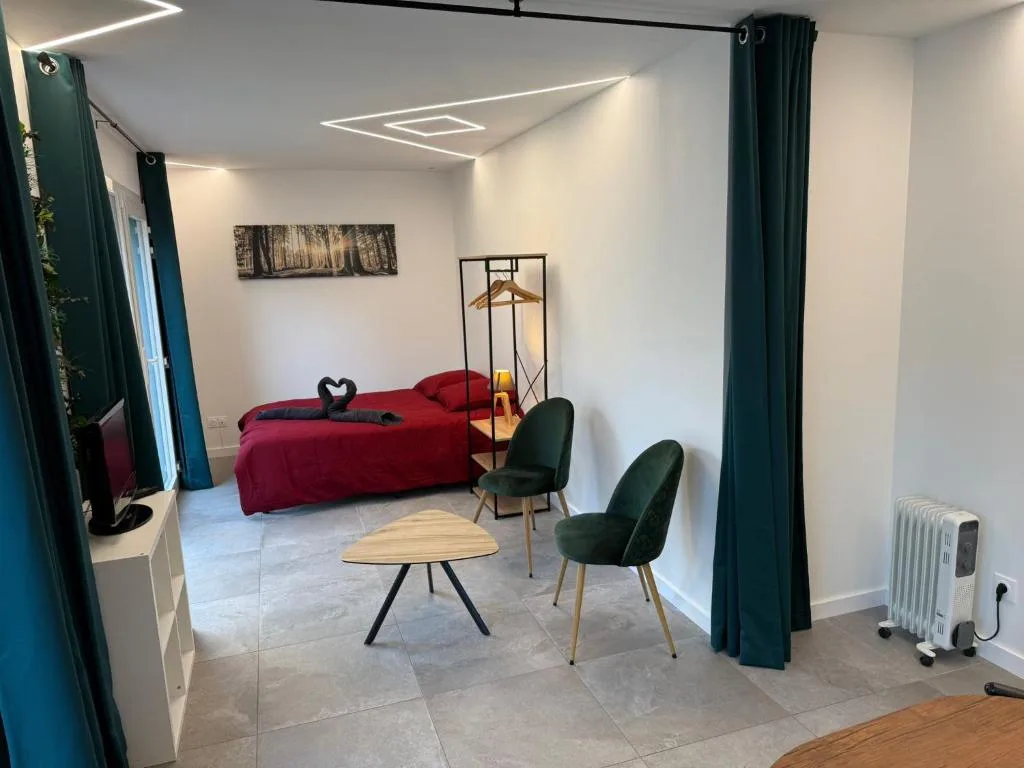 Le Petit Larmet - Hotel de null estrellas en Besançon, Besançon - photo 1