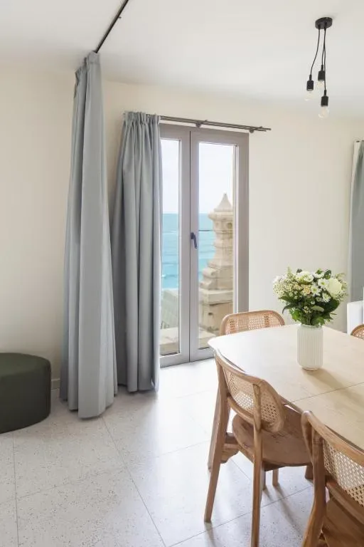 Hôtel La Suite - 4-star hotel in Grande Plage, Biarritz - photo 1