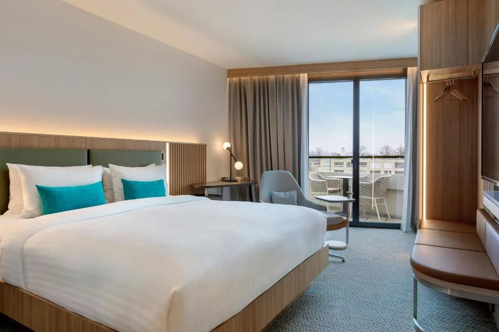 Courtyard by Marriott Biel Bienne - Hotel de 4 estrelas em Biel, Biel - photo 1