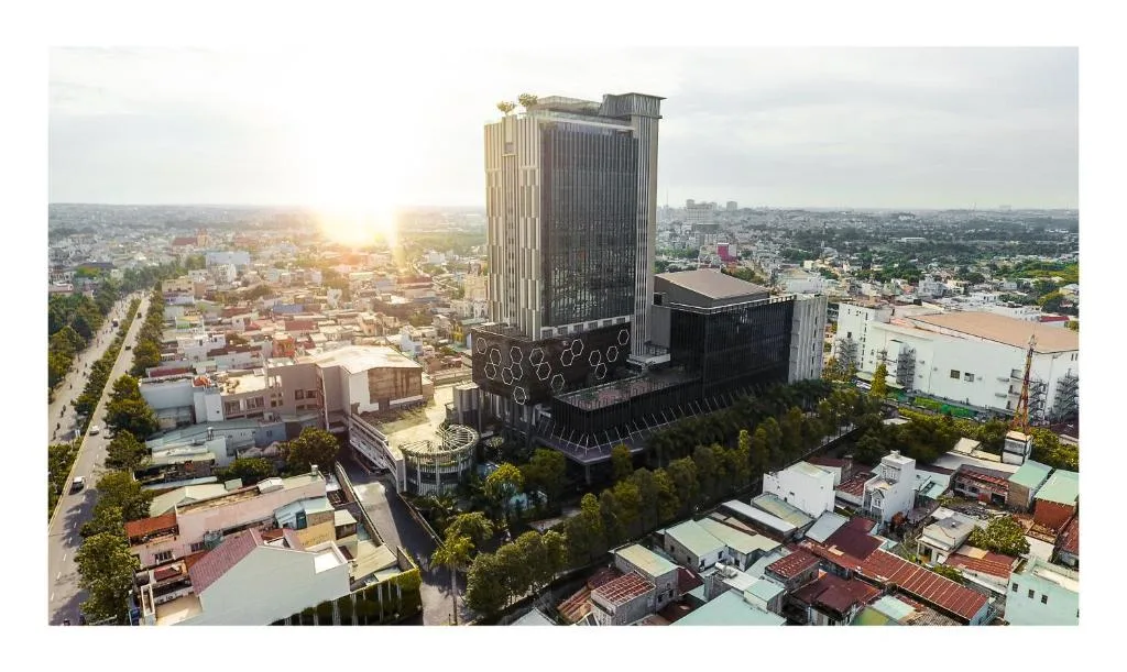 The Mira Central Park Hotel - Hotel de 5 estrellas en Bien Hoa, Bien Hoa - photo 1